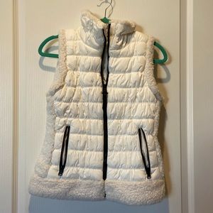 Cozy Calvin Klein vest